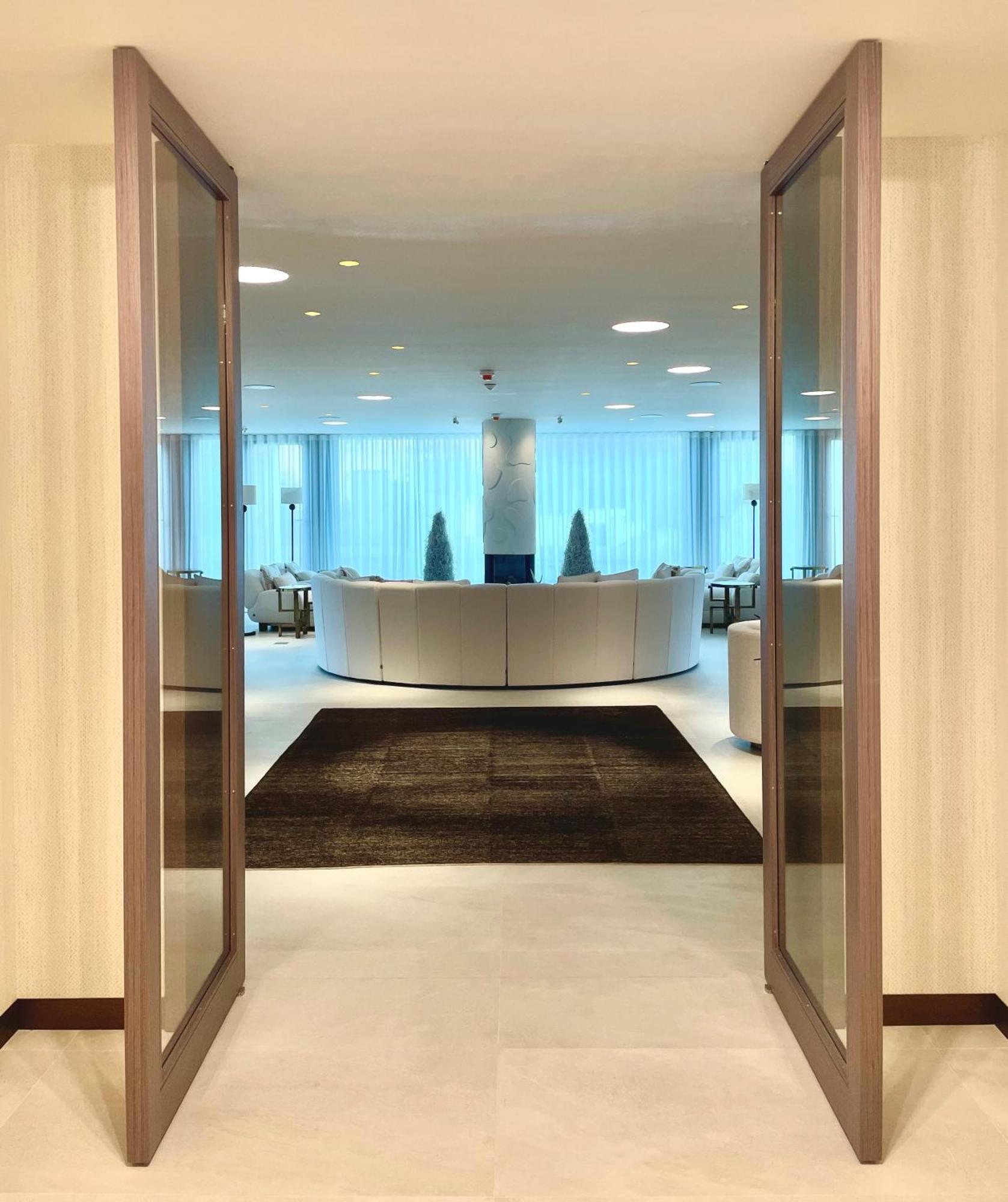 Riva - Das Hotel Am Bodensee Konstanz Exterior photo The lounge at the airport
