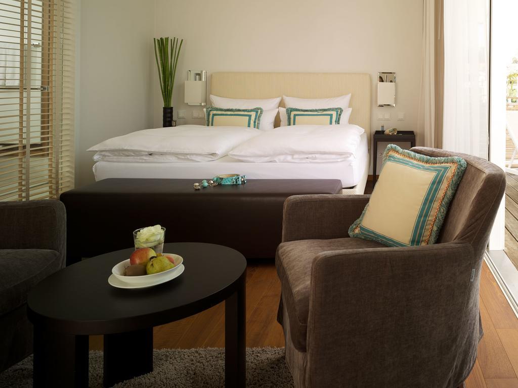 Riva - Das Hotel Am Bodensee Konstanz Exterior photo A room at the hotel